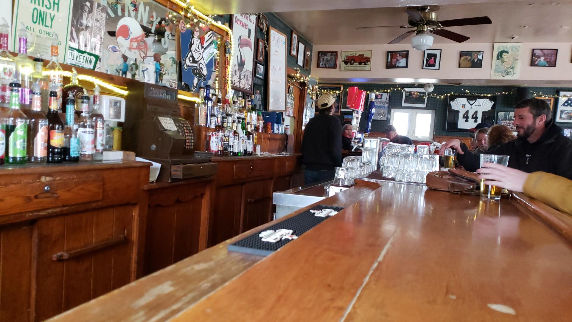 Skinny's Bar & Grill ( Euclid, OH )