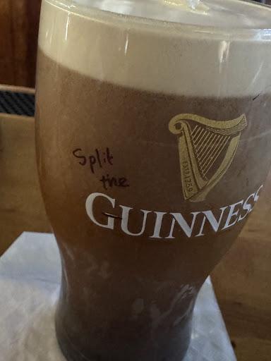 Skinny's Bar & Grill ( Euclid, OH )